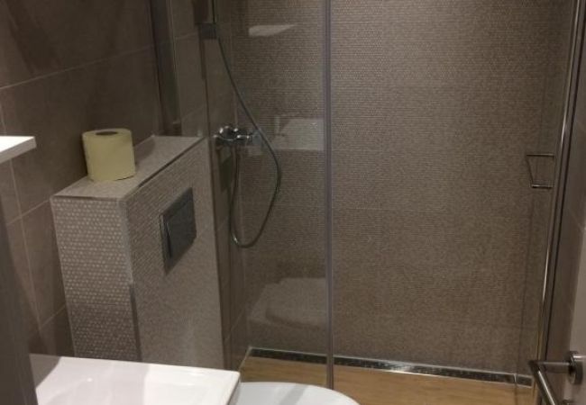 Appartamento a Podgora - Appartamento in Podgora con terrazzo, Climatizzazione, WIFI (4492-8) Appartamento a Podgora - Appartamento in Podgora con terrazzo, Climatizzazione, WIFI (4492-8)
