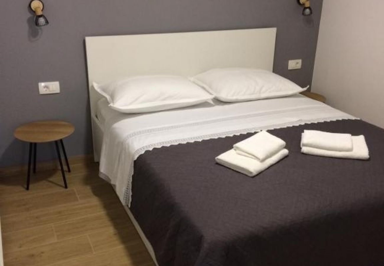 Appartamento a Podgora - Appartamento in Podgora con terrazzo, Climatizzazione, WIFI (4492-8)