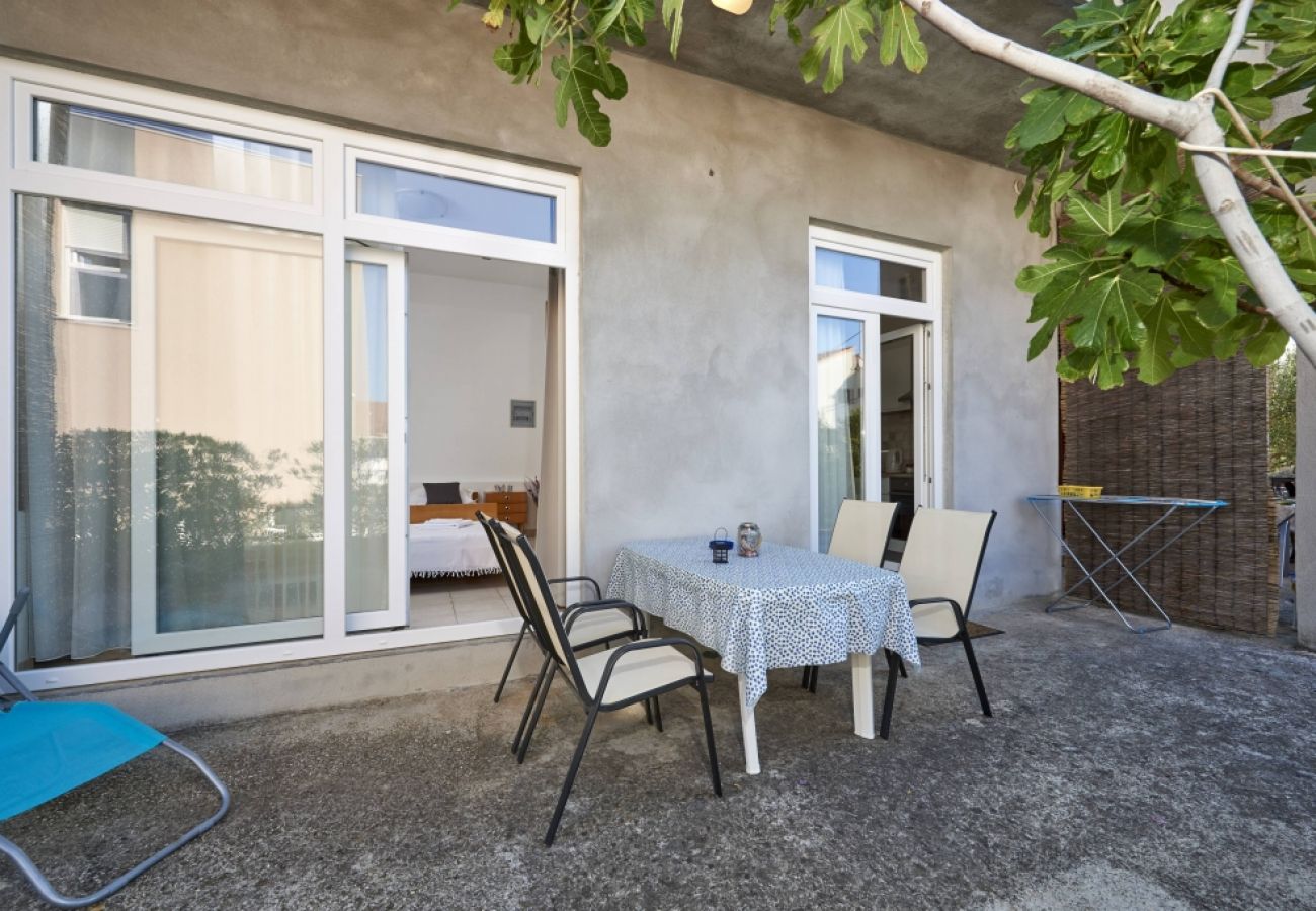 Appartamento a Slatine - Appartamento in Slatine con terrazzo, Climatizzazione, WIFI (4789-1)