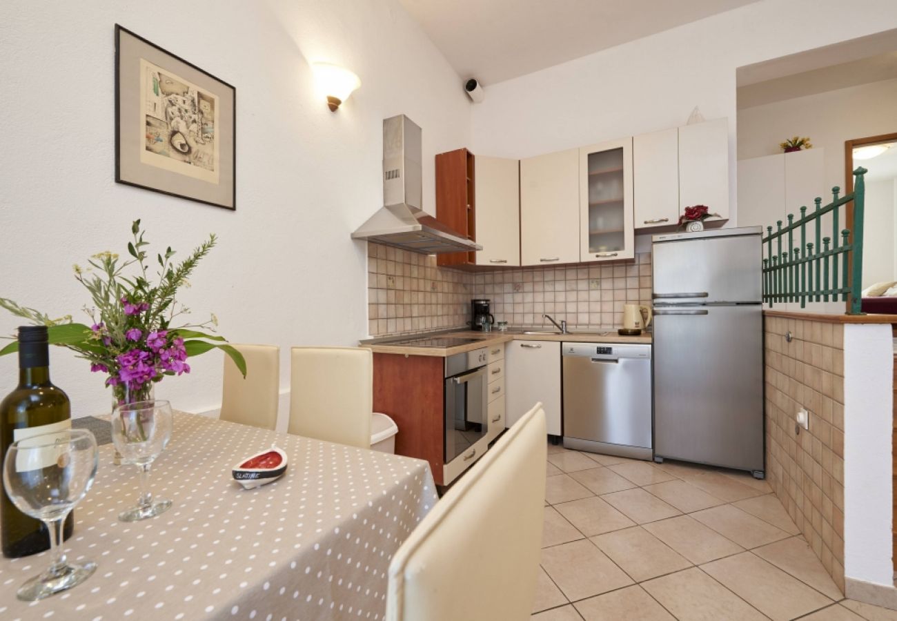 Appartamento a Slatine - Appartamento in Slatine con terrazzo, Climatizzazione, WIFI (4789-3)