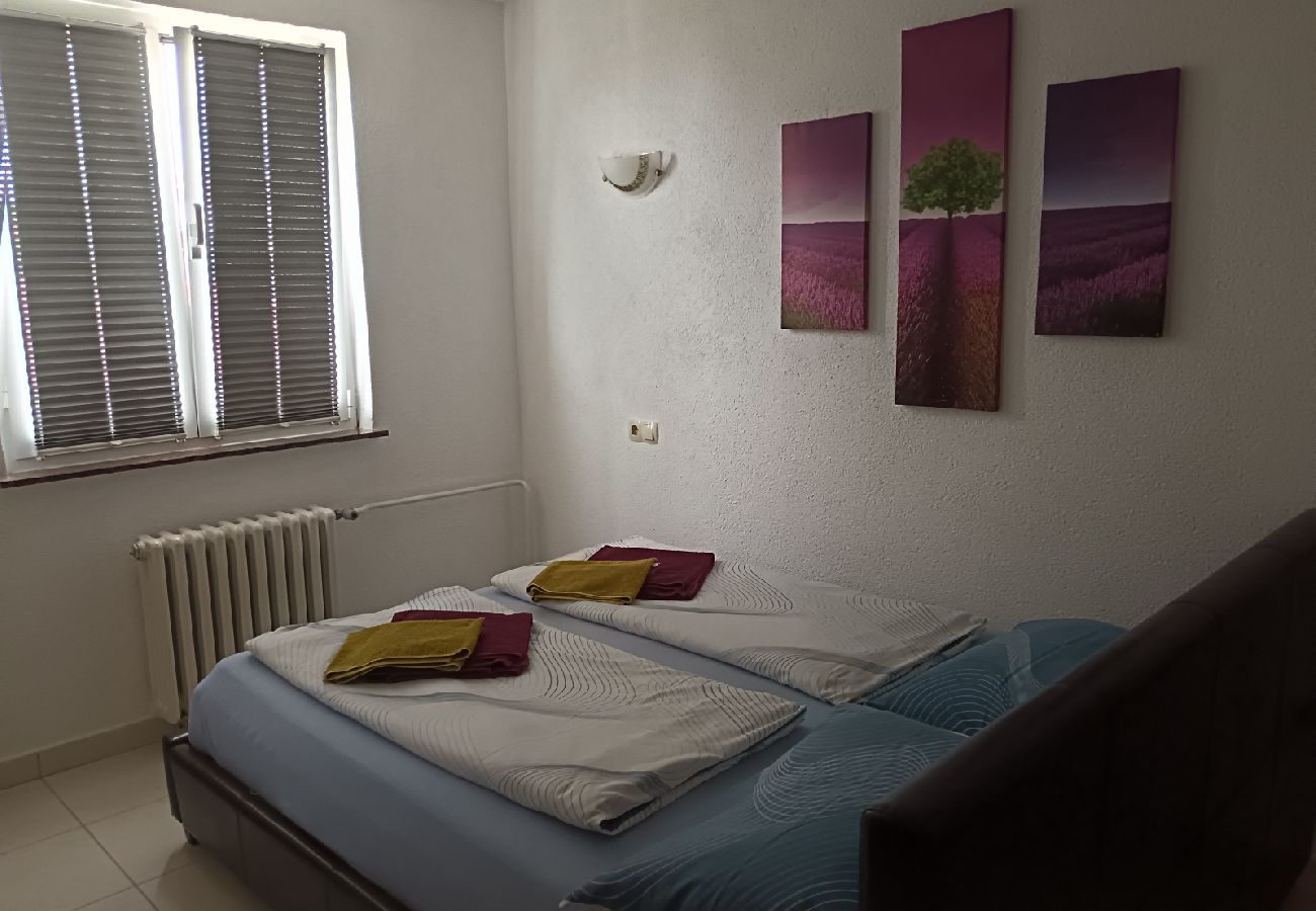 Appartamento a Biograd na moru - Appartamento in Zaravecchia (Biograd) con terrazzo, Climatizzazione, WIFI, Lavastoviglie (4818-2)