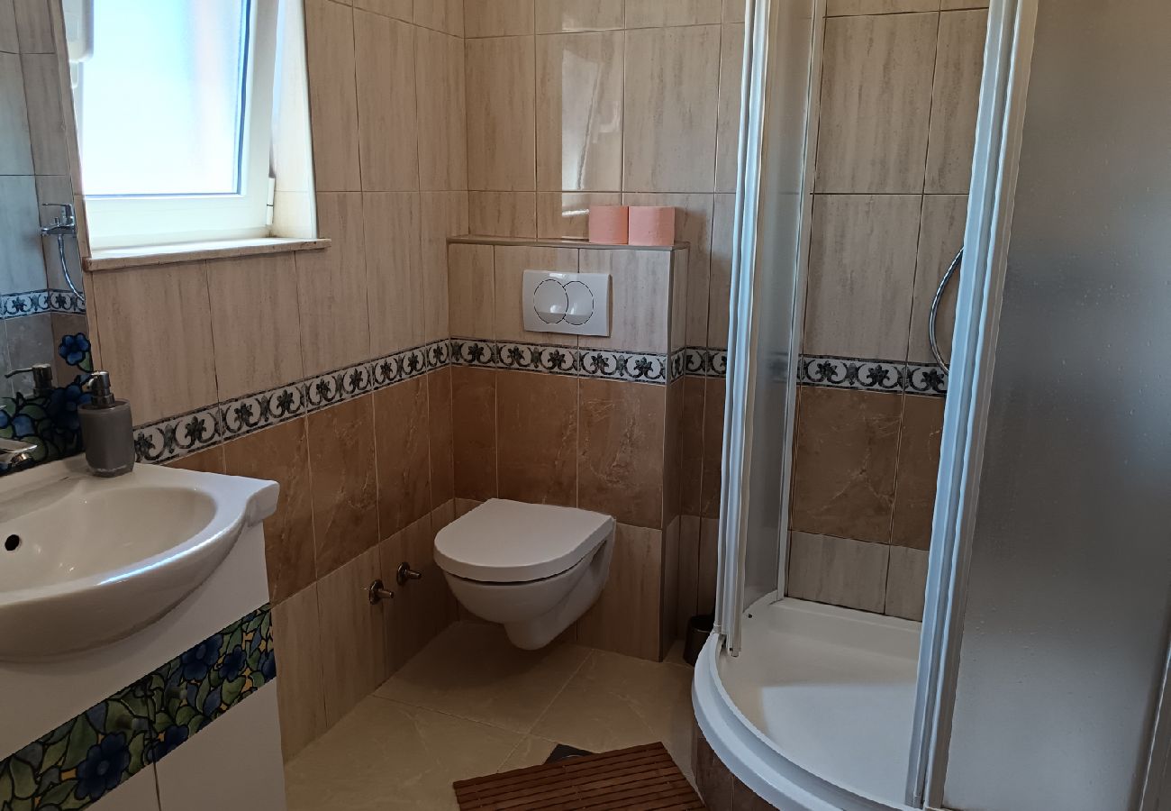 Appartamento a Biograd na moru - Appartamento in Zaravecchia (Biograd) con vista mare, balcone, Climatizzazione, WIFI (4818-4)