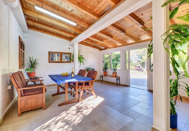 Appartamento a Nerezine - Appartamento in Nerezine con terrazzo, Climatizzazione, WIFI, Lavatrice (4827-3) Appartamento a Nerezine - Appartamento in Nerezine con terrazzo, Climatizzazione, WIFI, Lavatrice (4827-3)