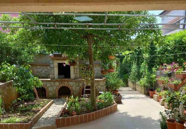 Studio a Nerezine - Appartamento Studio in Nerezine con balcone, Climatizzazione, WIFI, Lavatrice (4827-4) Studio a Nerezine - Appartamento Studio in Nerezine con balcone, Climatizzazione, WIFI, Lavatrice (4827-4)