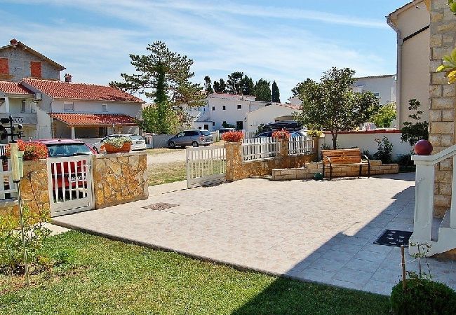 Appartamento a Privlaka - Appartamento in Brevilacqua (Privlaka) con terrazzo, Climatizzazione, WIFI, Lavatrice (4839-2) Appartamento a Privlaka - Appartamento in Brevilacqua (Privlaka) con terrazzo, Climatizzazione, WIFI, Lavatrice (4839-2)