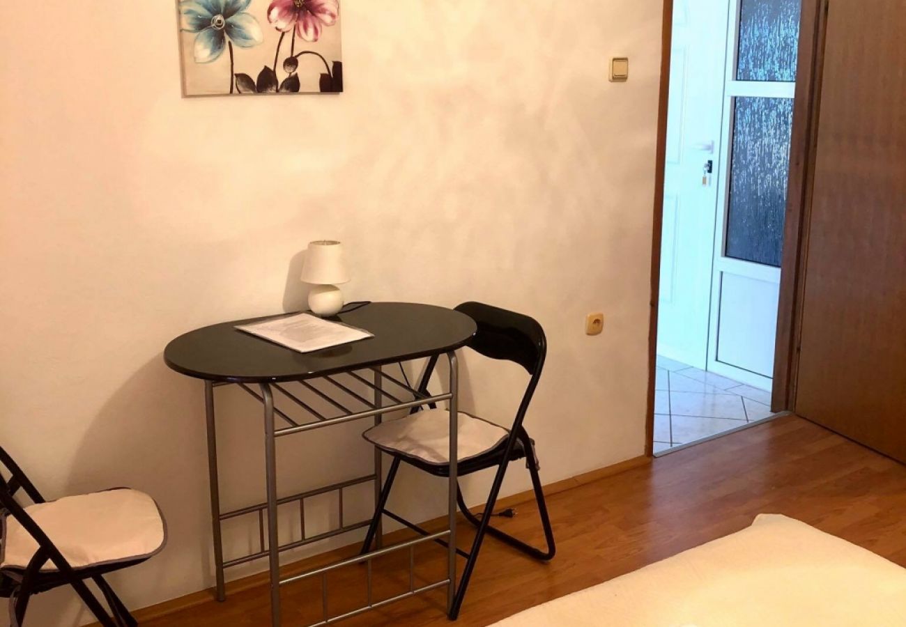 Studio a Lopar - Appartamento Studio in Loparo (Lopar) con terrazzo, Climatizzazione, WIFI (4842-1)