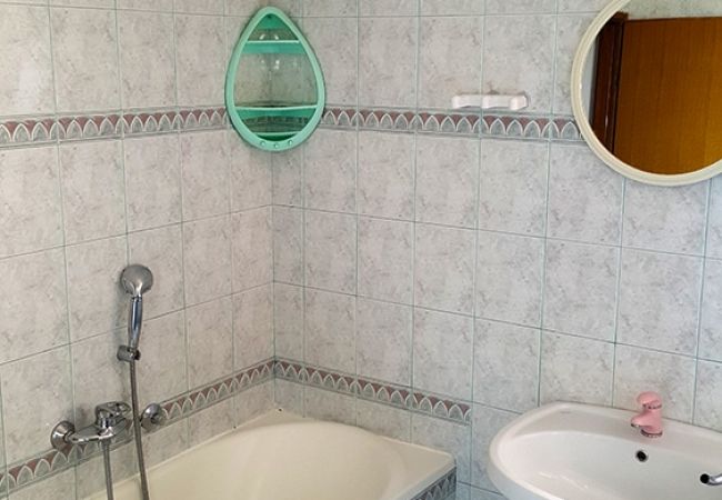 Appartamento a Lopar - Appartamento in Loparo (Lopar) con vista mare, terrazzo, Climatizzazione, WIFI (4842-2) Appartamento a Lopar - Appartamento in Loparo (Lopar) con vista mare, terrazzo, Climatizzazione, WIFI (4842-2)