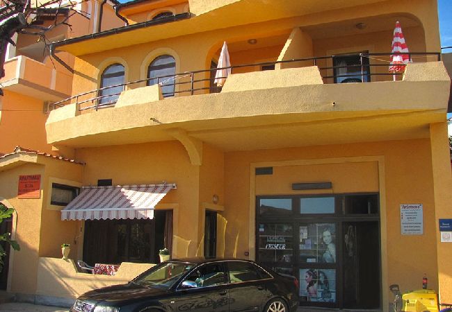 Studio a Lopar - Appartamento Studio in Loparo (Lopar) con balcone, Climatizzazione, WIFI (4842-5) Studio a Lopar - Appartamento Studio in Loparo (Lopar) con balcone, Climatizzazione, WIFI (4842-5)