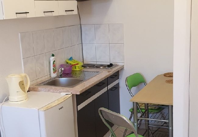 Studio a Lopar - Appartamento Studio in Loparo (Lopar) con balcone, Climatizzazione, WIFI (4842-5) Studio a Lopar - Appartamento Studio in Loparo (Lopar) con balcone, Climatizzazione, WIFI (4842-5)
