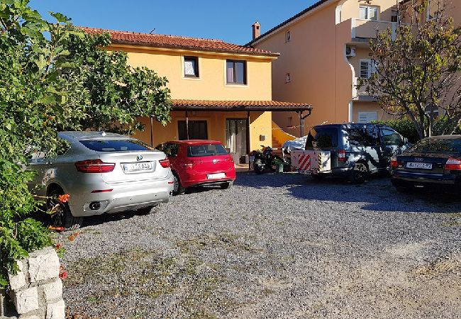 Studio a Lopar - Appartamento Studio in Loparo (Lopar) con balcone, Climatizzazione, WIFI (4842-5) Studio a Lopar - Appartamento Studio in Loparo (Lopar) con balcone, Climatizzazione, WIFI (4842-5)