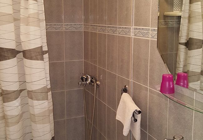 Studio a Lopar - Appartamento Studio in Loparo (Lopar) con balcone, Climatizzazione, WIFI (4842-5) Studio a Lopar - Appartamento Studio in Loparo (Lopar) con balcone, Climatizzazione, WIFI (4842-5)