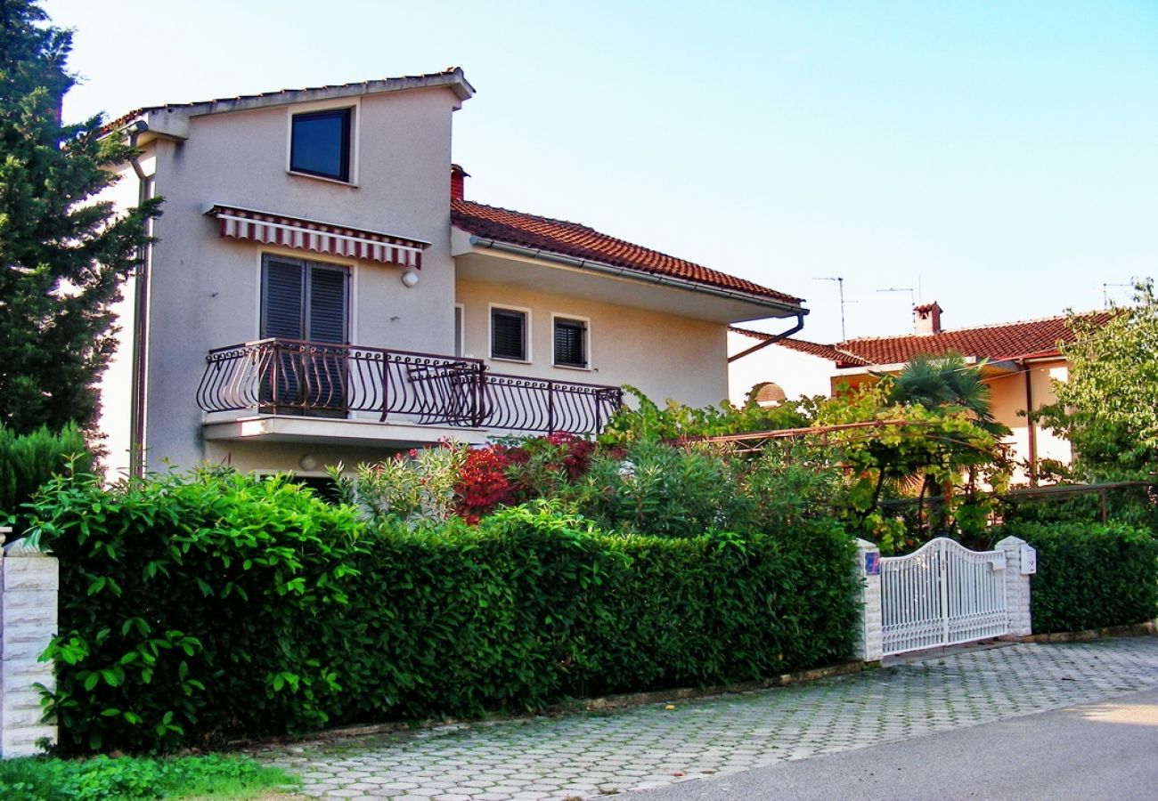 Appartamento a Novigrad - Appartamento in Cittanova (Novigrad) con balcone, Climatizzazione (4833-1)