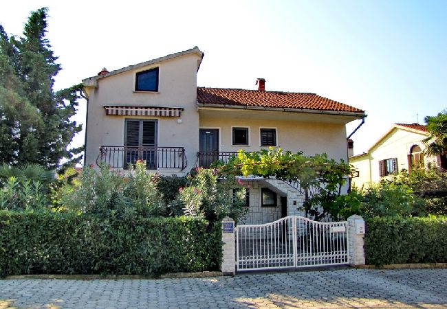Appartamento a Novigrad - Appartamento in Cittanova (Novigrad) con balcone, Climatizzazione (4833-2) Appartamento a Novigrad - Appartamento in Cittanova (Novigrad) con balcone, Climatizzazione (4833-2)