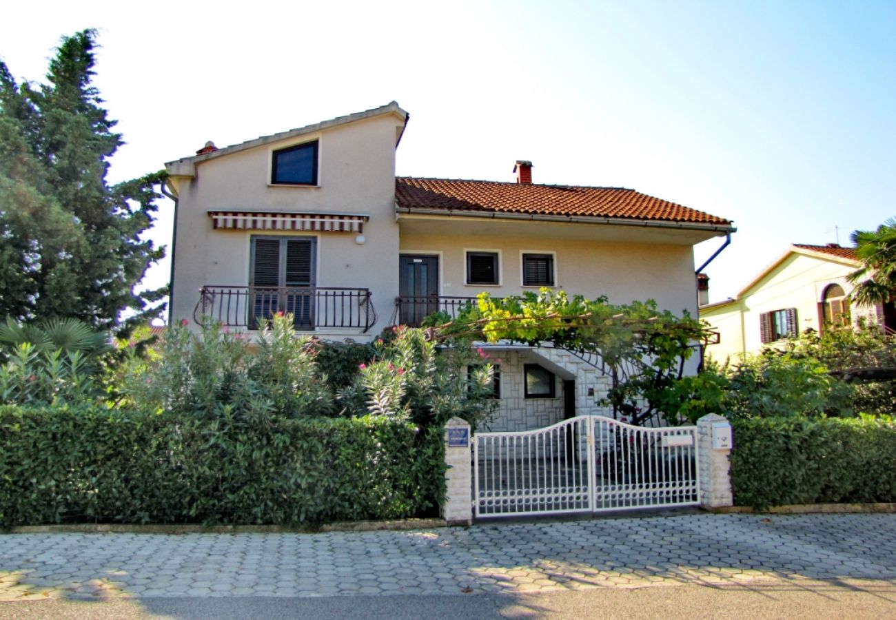 Appartamento a Novigrad - Appartamento in Cittanova (Novigrad) con balcone, Climatizzazione (4833-2)