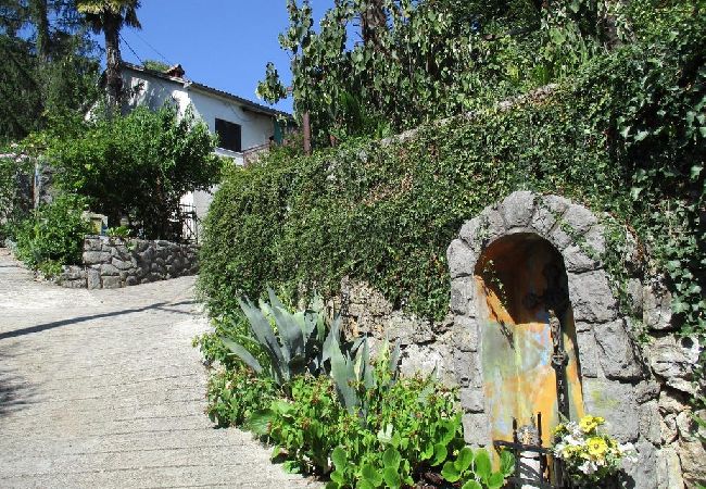 Appartamento a Icici - Appartamento in Ičići con vista mare, terrazzo, WIFI (4870-1) Appartamento a Icici - Appartamento in Ičići con vista mare, terrazzo, WIFI (4870-1)