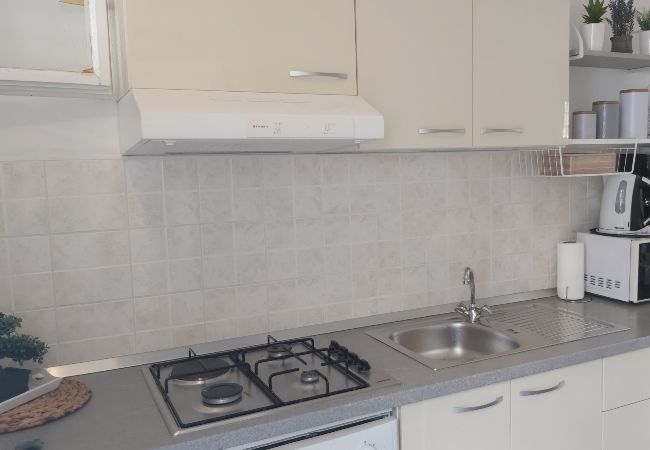 Studio a Hvar - Appartamento Studio in Lesina (Hvar) con terrazzo, Climatizzazione, WIFI, Lavatrice (4858-1) Studio a Hvar - Appartamento Studio in Lesina (Hvar) con terrazzo, Climatizzazione, WIFI, Lavatrice (4858-1)