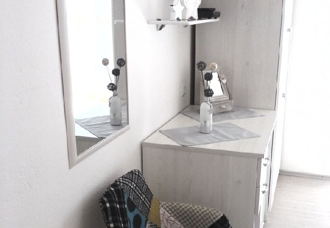 Affitto per camere a Hvar - Camera in Lesina (Hvar) con vista mare, balcone, Climatizzazione, WIFI (4858-2) Affitto per camere a Hvar - Camera in Lesina (Hvar) con vista mare, balcone, Climatizzazione, WIFI (4858-2)