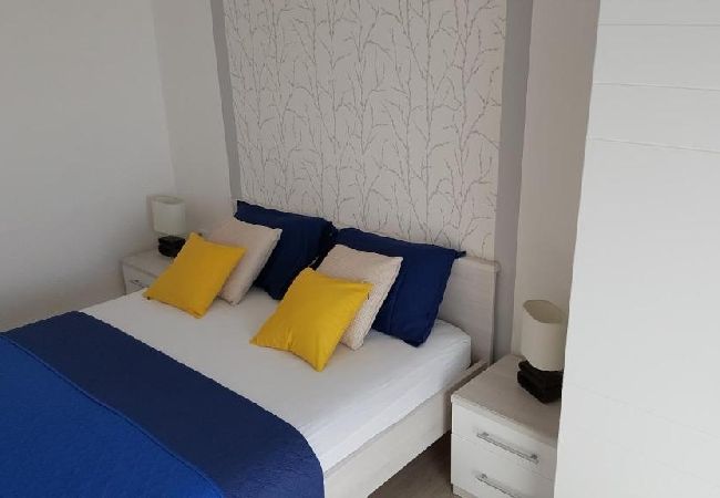 Affitto per camere a Hvar - Camera in Lesina (Hvar) con vista mare, balcone, Climatizzazione, WIFI (4858-5) Affitto per camere a Hvar - Camera in Lesina (Hvar) con vista mare, balcone, Climatizzazione, WIFI (4858-5)