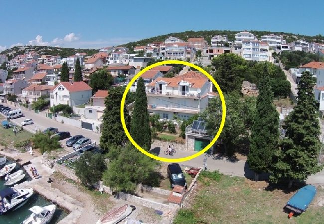 Appartamento a Tisno - Appartamento in Stretto (Tisno) con vista mare, balcone, Climatizzazione, WIFI (4874-1) Appartamento a Tisno - Appartamento in Stretto (Tisno) con vista mare, balcone, Climatizzazione, WIFI (4874-1)