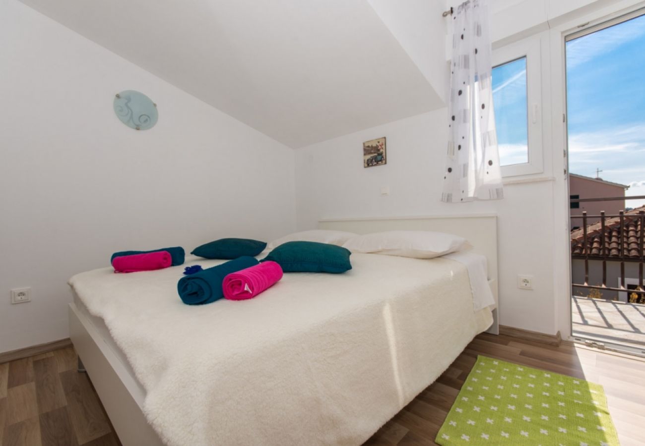 Appartamento a Okrug Gornji - Appartamento in Okrug Gornji con vista mare, balcone, Climatizzazione, WIFI (4882-2)