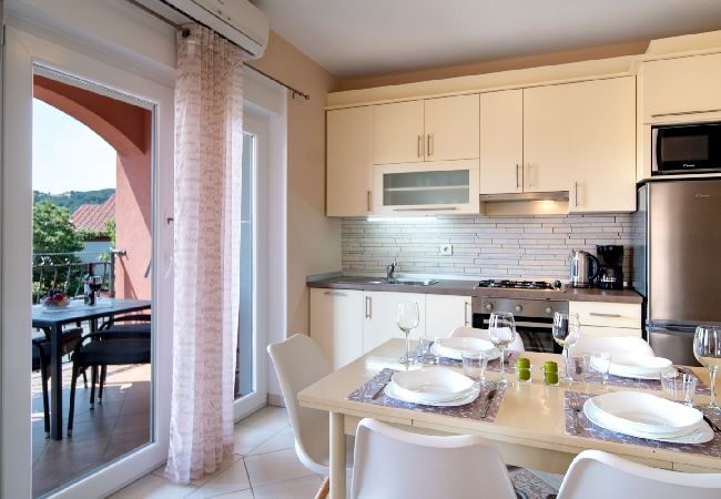 Appartamento a Lopar - Appartamento in Loparo (Lopar) con balcone, Climatizzazione, WIFI, Lavatrice (4885-2) Appartamento a Lopar - Appartamento in Loparo (Lopar) con balcone, Climatizzazione, WIFI, Lavatrice (4885-2)