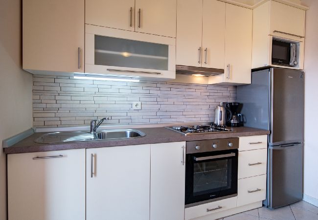 Appartamento a Lopar - Appartamento in Loparo (Lopar) con balcone, Climatizzazione, WIFI, Lavatrice (4885-2) Appartamento a Lopar - Appartamento in Loparo (Lopar) con balcone, Climatizzazione, WIFI, Lavatrice (4885-2)