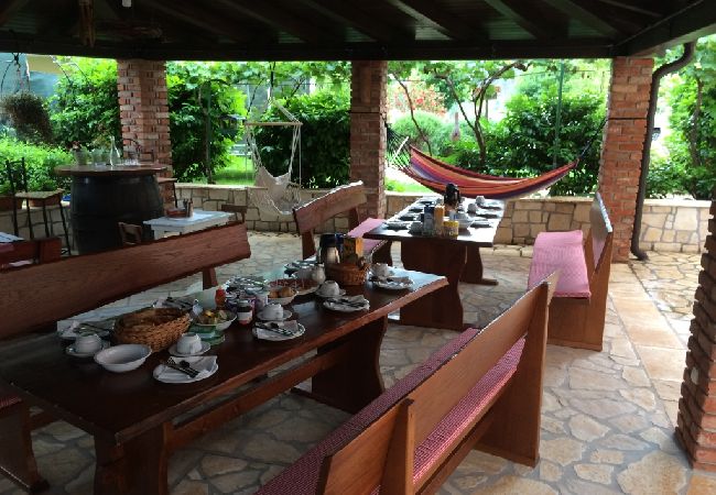 Appartamento a Lopar - Appartamento in Loparo (Lopar) con balcone, Climatizzazione, WIFI, Lavatrice (4885-2) Appartamento a Lopar - Appartamento in Loparo (Lopar) con balcone, Climatizzazione, WIFI, Lavatrice (4885-2)