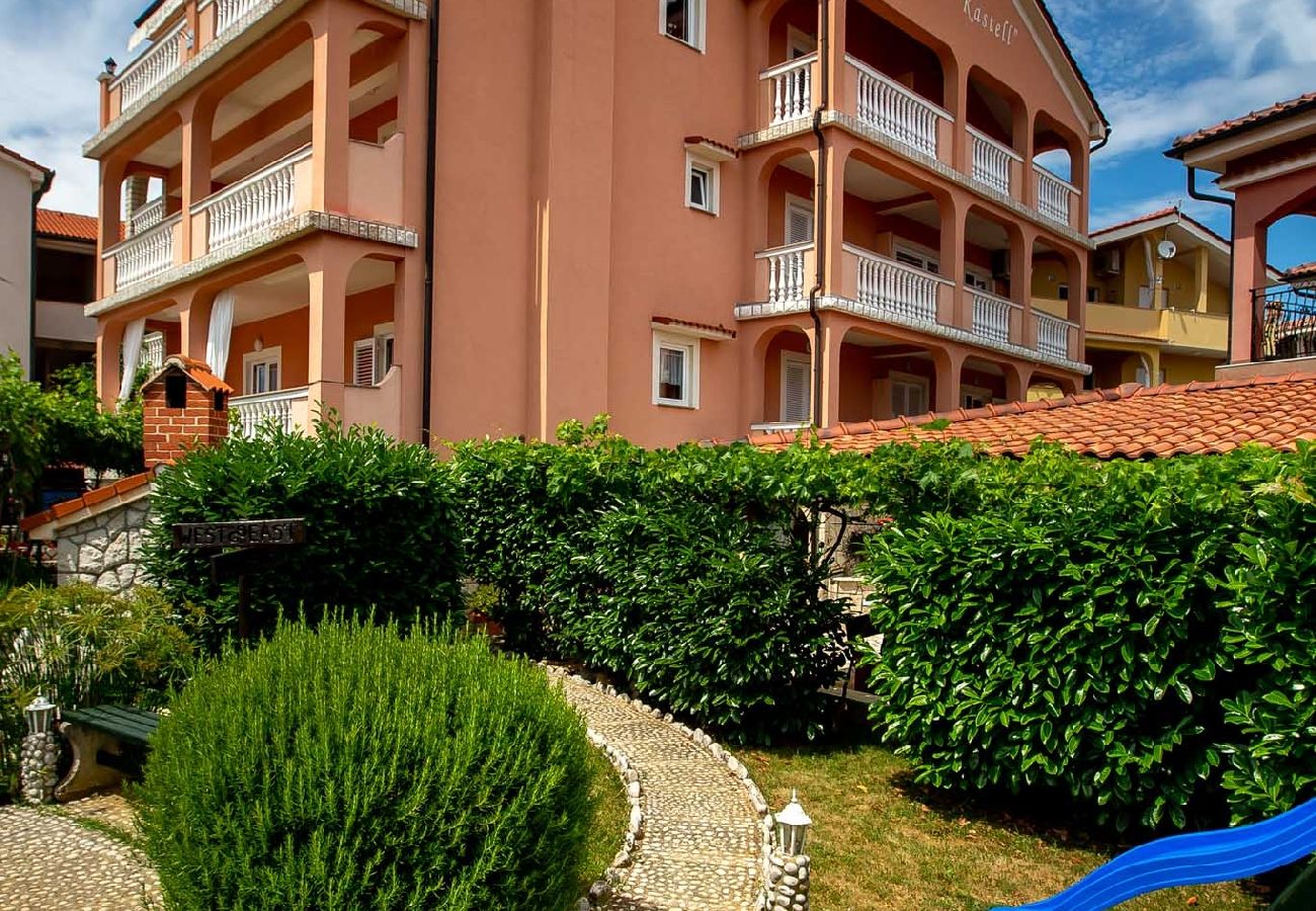 Appartamento a Lopar - Appartamento in Loparo (Lopar) con balcone, Climatizzazione, WIFI, Lavatrice (4886-4)