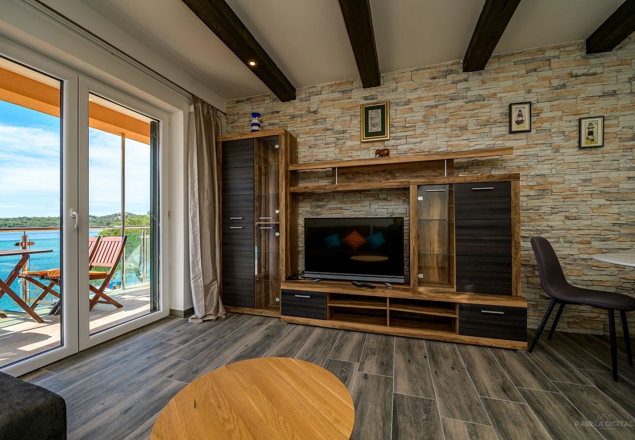 Appartamento a Mali Lošinj - Appartamento in Lussinpiccolo (Mali Losinj) con vista mare, balcone, Climatizzazione, WIFI (4896-1)