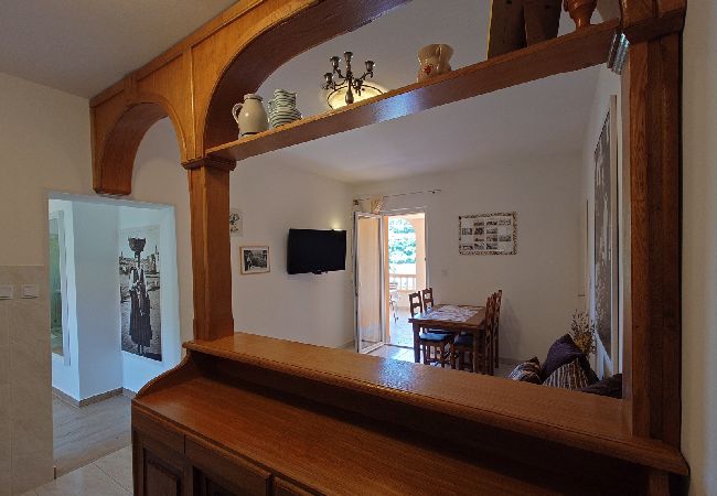 Appartamento a Kampor - Appartamento in Kampor con vista mare, balcone, Climatizzazione, WIFI (4838-1) Appartamento a Kampor - Appartamento in Kampor con vista mare, balcone, Climatizzazione, WIFI (4838-1)