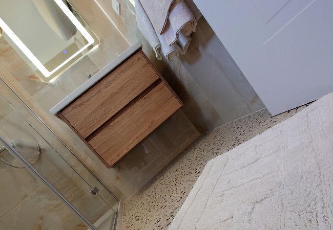 Appartamento a Kampor - Appartamento in Kampor con vista mare, balcone, Climatizzazione, WIFI (4838-1) Appartamento a Kampor - Appartamento in Kampor con vista mare, balcone, Climatizzazione, WIFI (4838-1)