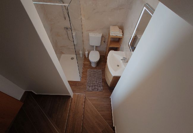 Appartamento a Kampor - Appartamento in Kampor con vista mare, balcone, Climatizzazione, WIFI (4838-2) Appartamento a Kampor - Appartamento in Kampor con vista mare, balcone, Climatizzazione, WIFI (4838-2)