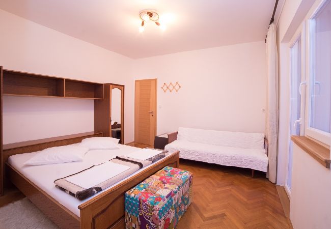 Appartamento a Kampor - Appartamento in Kampor con vista mare, balcone, Climatizzazione, WIFI (4838-2) Appartamento a Kampor - Appartamento in Kampor con vista mare, balcone, Climatizzazione, WIFI (4838-2)