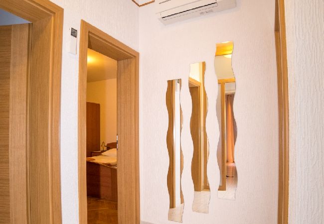 Appartamento a Kampor - Appartamento in Kampor con vista mare, balcone, Climatizzazione, WIFI (4838-2) Appartamento a Kampor - Appartamento in Kampor con vista mare, balcone, Climatizzazione, WIFI (4838-2)