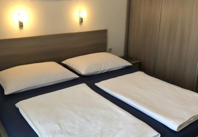 Appartamento a Banjol - Appartamento in Banjol con balcone, Climatizzazione, WIFI, Lavastoviglie (4888-1) Appartamento a Banjol - Appartamento in Banjol con balcone, Climatizzazione, WIFI, Lavastoviglie (4888-1)