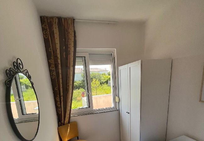 Appartamento a Banjol - Appartamento in Banjol con balcone, Climatizzazione, WIFI, Lavastoviglie (4888-1) Appartamento a Banjol - Appartamento in Banjol con balcone, Climatizzazione, WIFI, Lavastoviglie (4888-1)