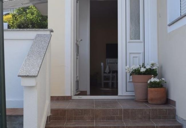 Appartamento a Banjol - Appartamento in Banjol con balcone, Climatizzazione, WIFI, Lavastoviglie (4888-1) Appartamento a Banjol - Appartamento in Banjol con balcone, Climatizzazione, WIFI, Lavastoviglie (4888-1)