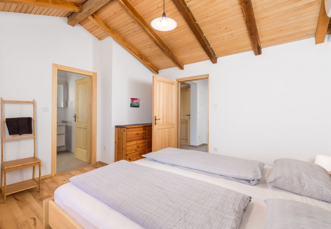 Appartamento a Lopar - Appartamento in Loparo (Lopar) con terrazzo, Climatizzazione, WIFI (4918-1)