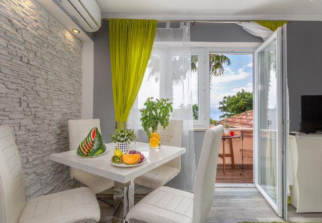 Appartamento a Njivice - Appartamento in Njivice con vista mare, balcone, Climatizzazione, WIFI (4930-2) Appartamento a Njivice - Appartamento in Njivice con vista mare, balcone, Climatizzazione, WIFI (4930-2)