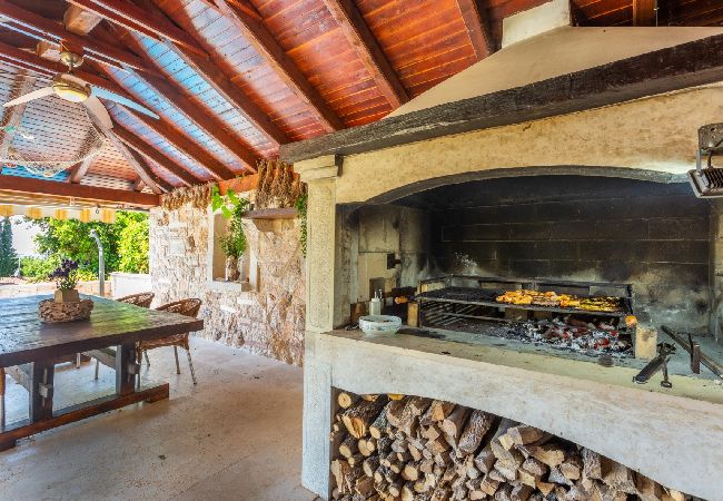 Appartamento a Njivice - Appartamento in Njivice con vista mare, balcone, Climatizzazione, WIFI (4930-2) Appartamento a Njivice - Appartamento in Njivice con vista mare, balcone, Climatizzazione, WIFI (4930-2)