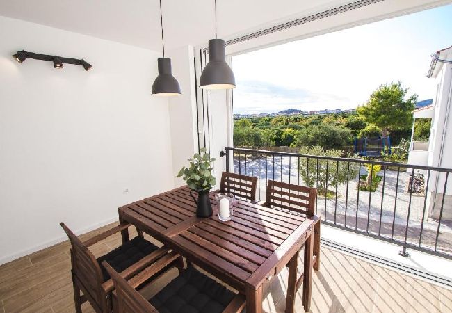 Appartamento a Vodice - Appartamento in Vodizze (Vodice) con Climatizzazione, WIFI, Lavastoviglie (4932-5) Appartamento a Vodice - Appartamento in Vodizze (Vodice) con Climatizzazione, WIFI, Lavastoviglie (4932-5)