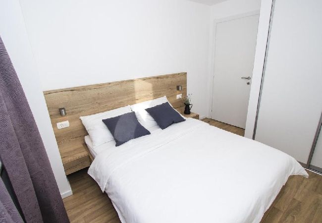 Appartamento a Vodice - Appartamento in Vodizze (Vodice) con Climatizzazione, WIFI, Lavastoviglie (4932-5) Appartamento a Vodice - Appartamento in Vodizze (Vodice) con Climatizzazione, WIFI, Lavastoviglie (4932-5)