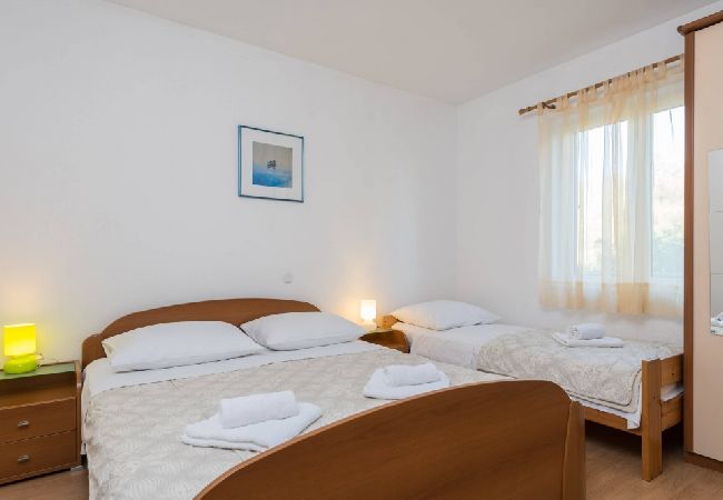 Appartamento a Orebic - Appartamento in Sabbioncello (Orebić) con balcone, Climatizzazione, WIFI, Lavastoviglie (4934-6) Appartamento a Orebic - Appartamento in Sabbioncello (Orebić) con balcone, Climatizzazione, WIFI, Lavastoviglie (4934-6)