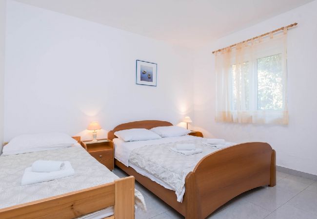 Appartamento a Orebic - Appartamento in Sabbioncello (Orebić) con terrazzo, Climatizzazione, WIFI, Lavatrice (4934-3) Appartamento a Orebic - Appartamento in Sabbioncello (Orebić) con terrazzo, Climatizzazione, WIFI, Lavatrice (4934-3)