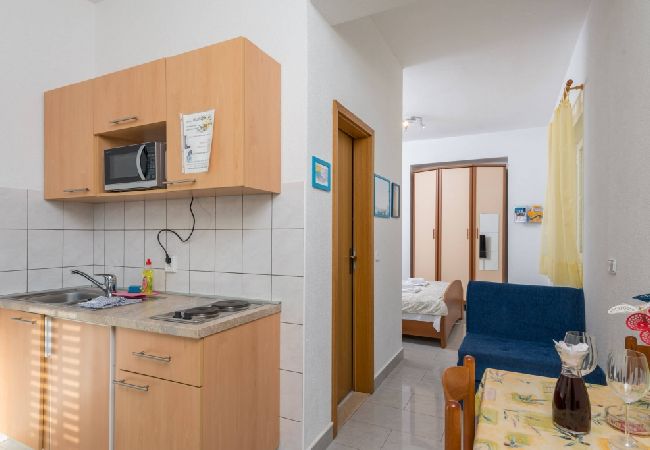 Studio a Orebic - Appartamento Studio in Sabbioncello (Orebić) con terrazzo, Climatizzazione, WIFI (4934-2) Studio a Orebic - Appartamento Studio in Sabbioncello (Orebić) con terrazzo, Climatizzazione, WIFI (4934-2)