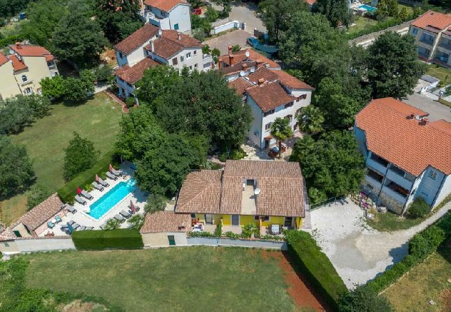 Casa a Porec - Casa di vacanza in Parenzo (Porec) con terrazzo, Climatizzazione, WIFI, Lavatrice (4928-11) Casa a Porec - Casa di vacanza in Parenzo (Porec) con terrazzo, Climatizzazione, WIFI, Lavatrice (4928-11)