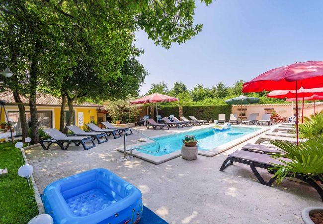 Casa a Porec - Casa di vacanza in Parenzo (Porec) con terrazzo, Climatizzazione, WIFI, Lavatrice (4928-11) Casa a Porec - Casa di vacanza in Parenzo (Porec) con terrazzo, Climatizzazione, WIFI, Lavatrice (4928-11)