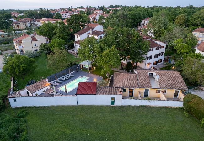 Casa a Porec - Casa di vacanza in Parenzo (Porec) con terrazzo, Climatizzazione, WIFI, Lavatrice (4928-11) Casa a Porec - Casa di vacanza in Parenzo (Porec) con terrazzo, Climatizzazione, WIFI, Lavatrice (4928-11)
