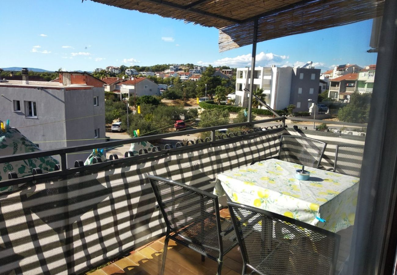 Appartamento a Šibenik-Brodarica - Appartamento in Brodarica con vista mare, balcone, Climatizzazione, WIFI (4731-5)