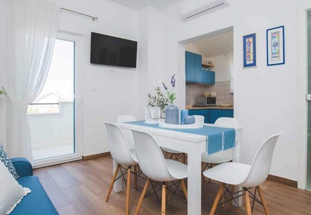 Appartamento a Supetar - Appartamento in San Pietro della Brazza (Supetar) con vista mare, balcone, Climatizzazione, WIFI (4998-2)